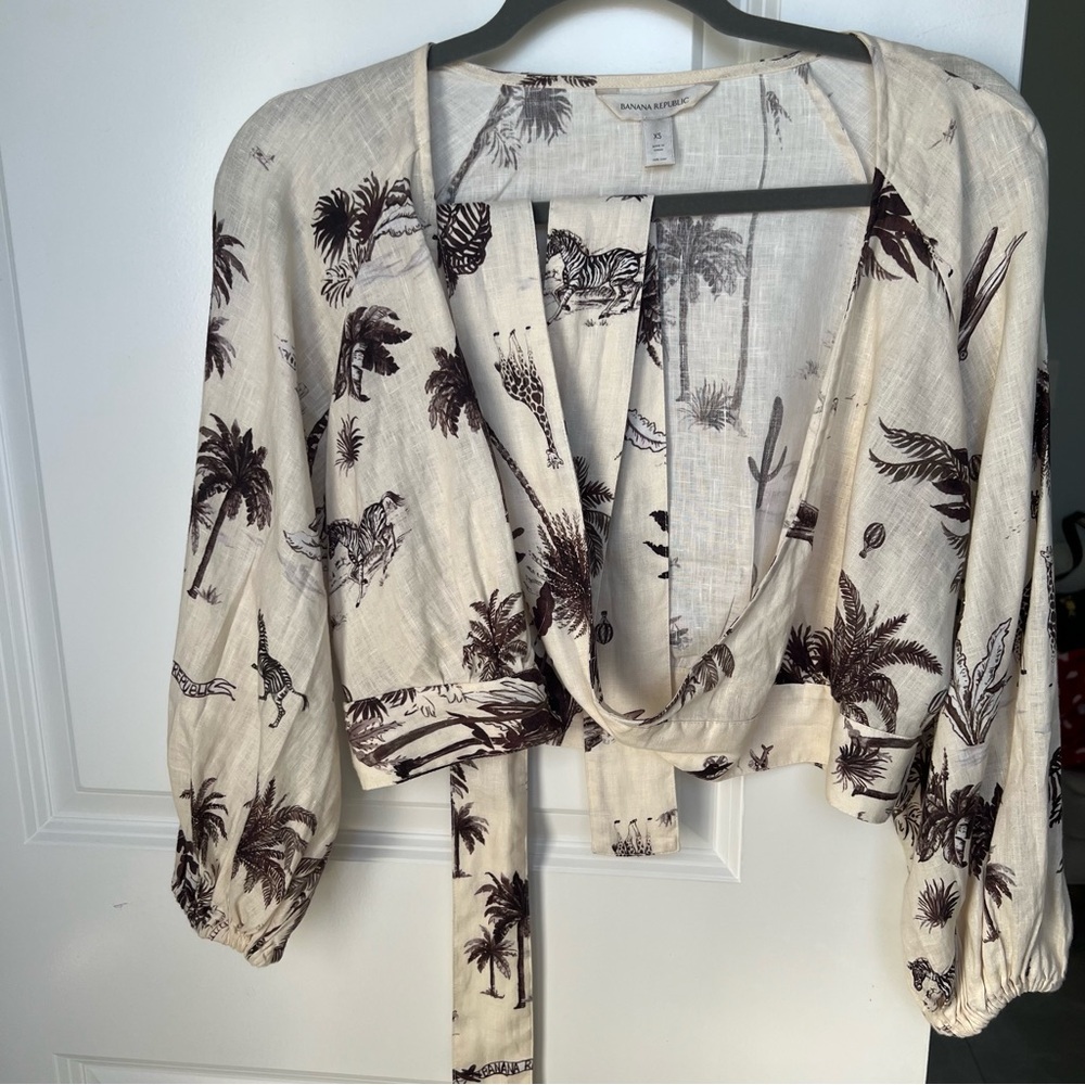 Banana Republic wrap top linen